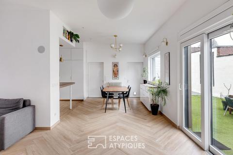 Maison contemporaine rénovée avec dépendance et jardin intime