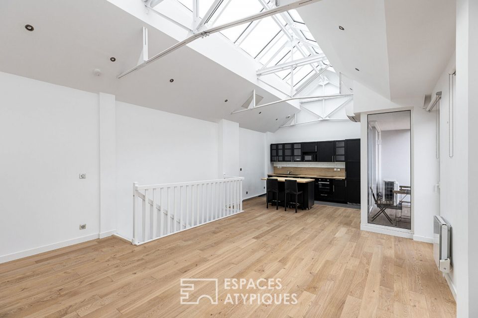 Loft atypique sur deux niveaux avec balcon à deux pas des Halles de Wazemmes