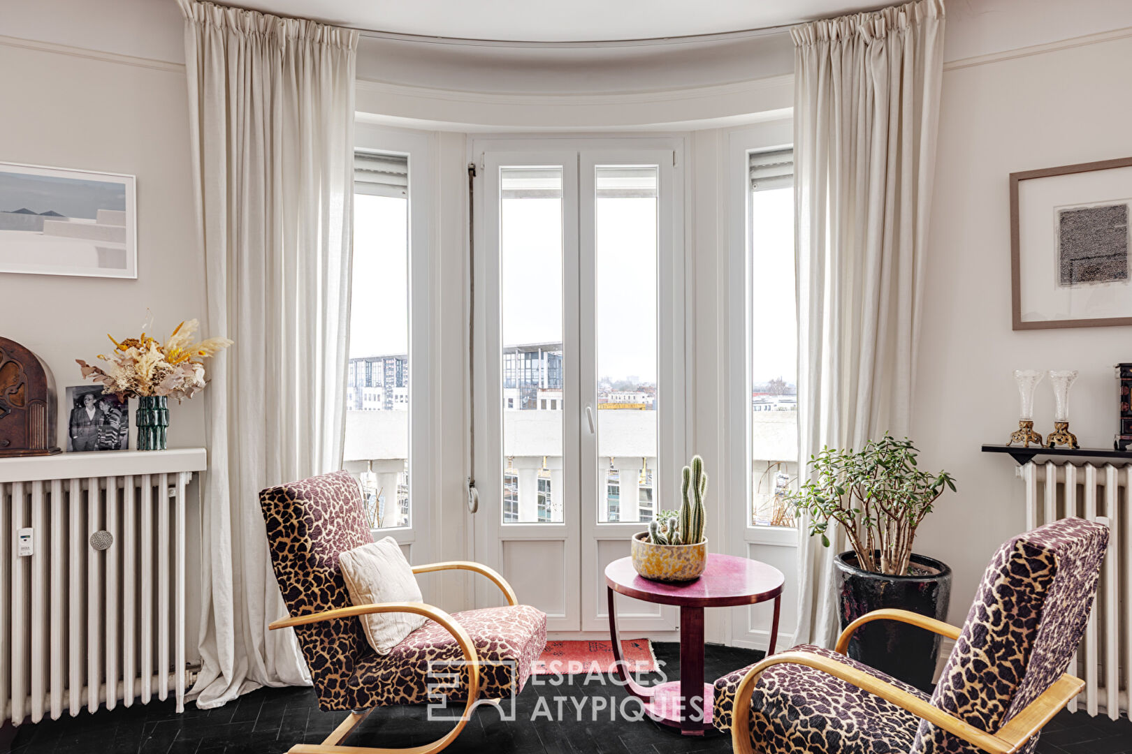 Top floor apartment with panoramic views