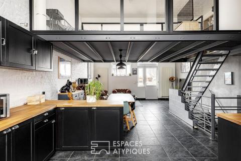 Loft inversé industriel avec terrasse et double parking