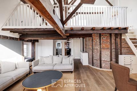 Urban chalet perched high with private view and garage