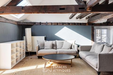 Urban chalet perched high with private view and garage