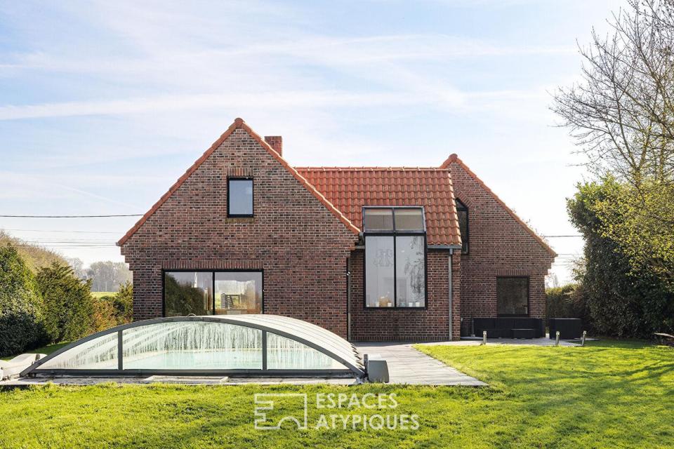 Maison d'architecte contemporaine avec piscine et jardin