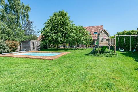 Villa contemporaine à l’abri des regards et en harmonie avec la nature