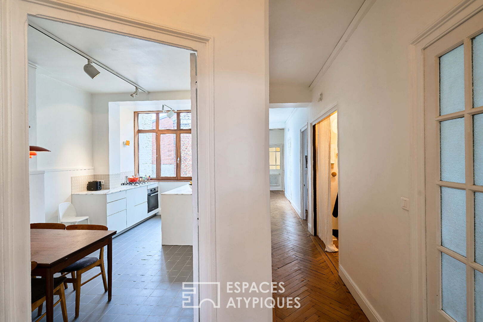 A CORRIDOR APARTMENT IN THE HEART OF LILLE