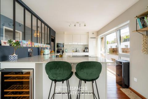 Appartement contemporain avec terrasse en plein ciel