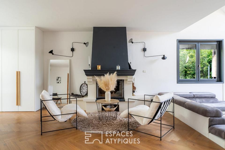 Maison contemporaine aux volumes généreux dans un écrin de calme