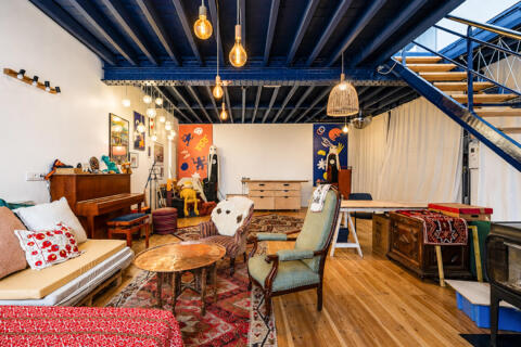 Loft avec terrasse paysagée dans une ancienne maison-boutique ouvrière