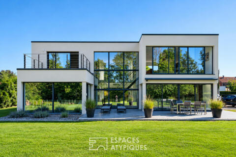 Villa contemporaine dans un écrin de verdure