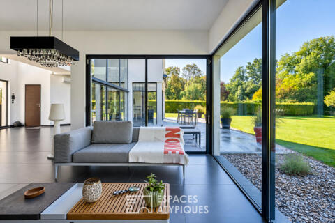 Villa contemporaine dans un écrin de verdure