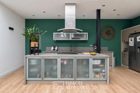 Exceptional loft with spectacular proportions in a former cinema