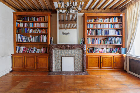 Elegant townhouse with a garden on the edge of Old Lille