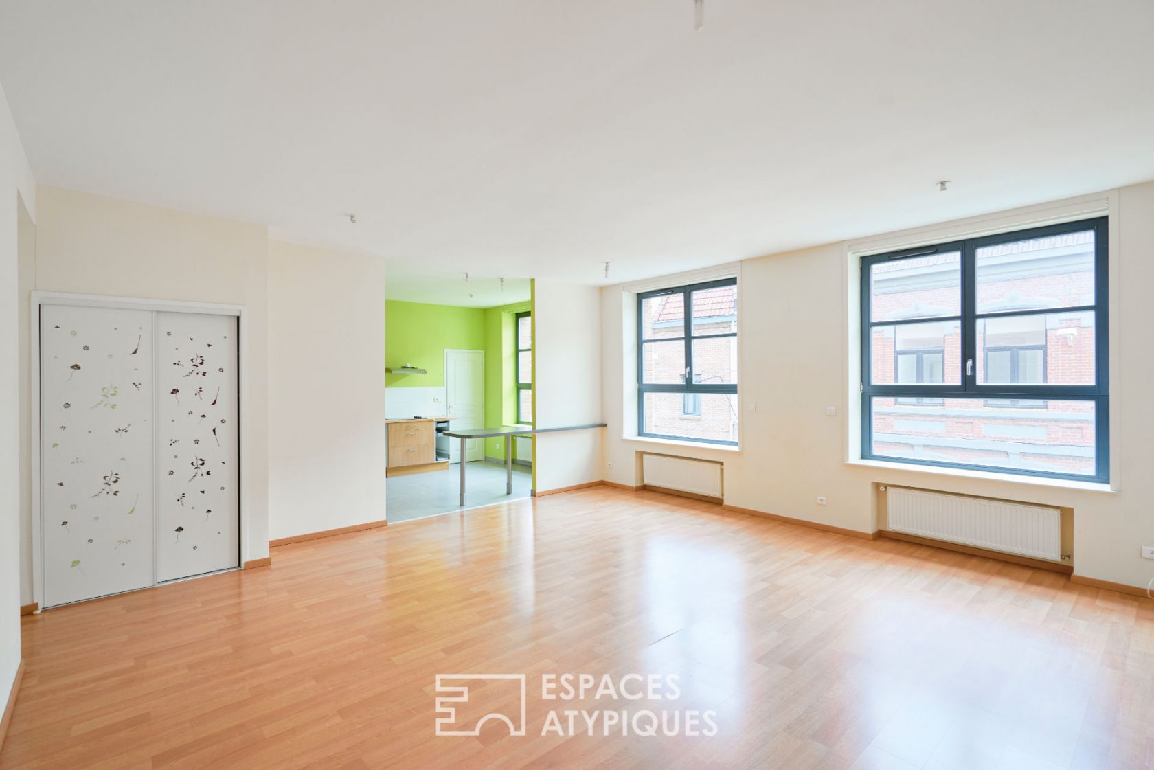 Appartement lumineux dans un immeuble art déco