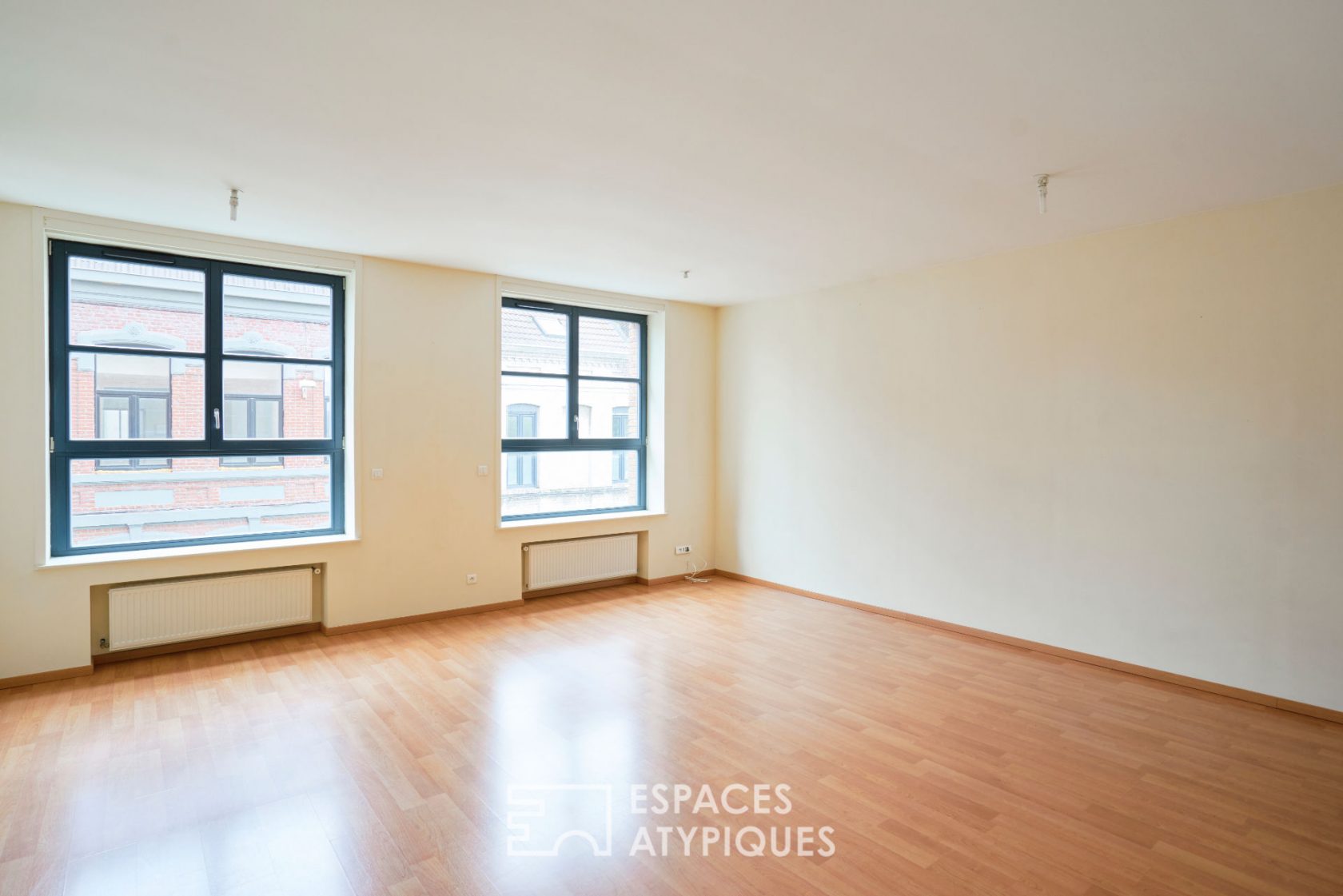 Appartement lumineux dans un immeuble art déco