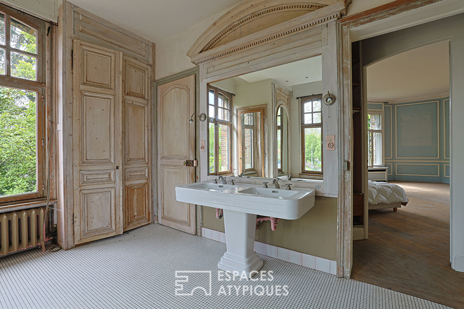 Art Deco Mansion to reinvent