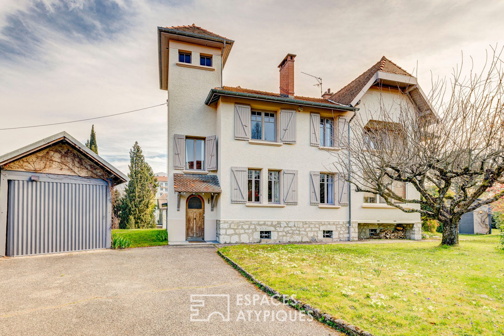 Maison de ville avec jardin et piscine