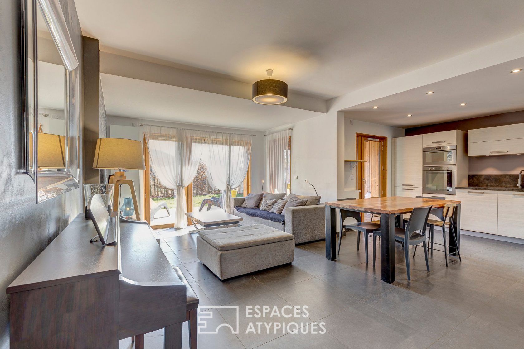 Appartement avec vue et jardin