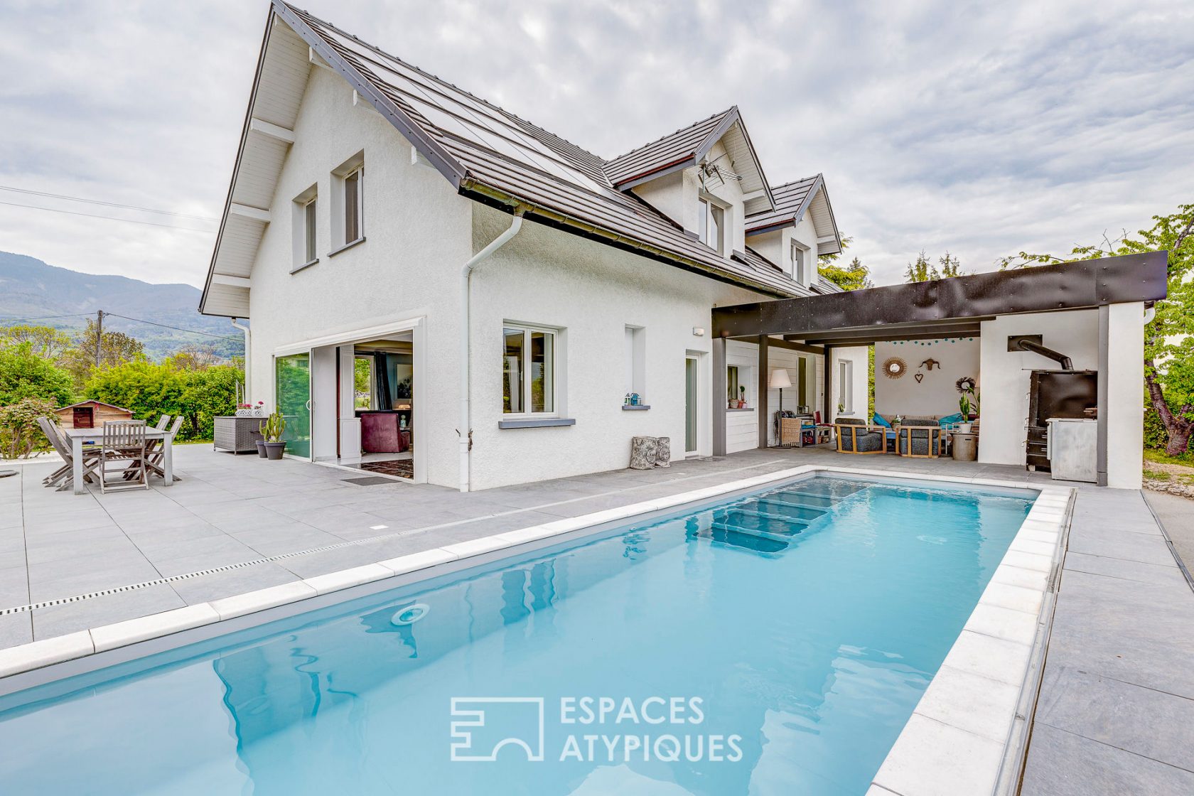 Villa rénovée au calme vue montagnes