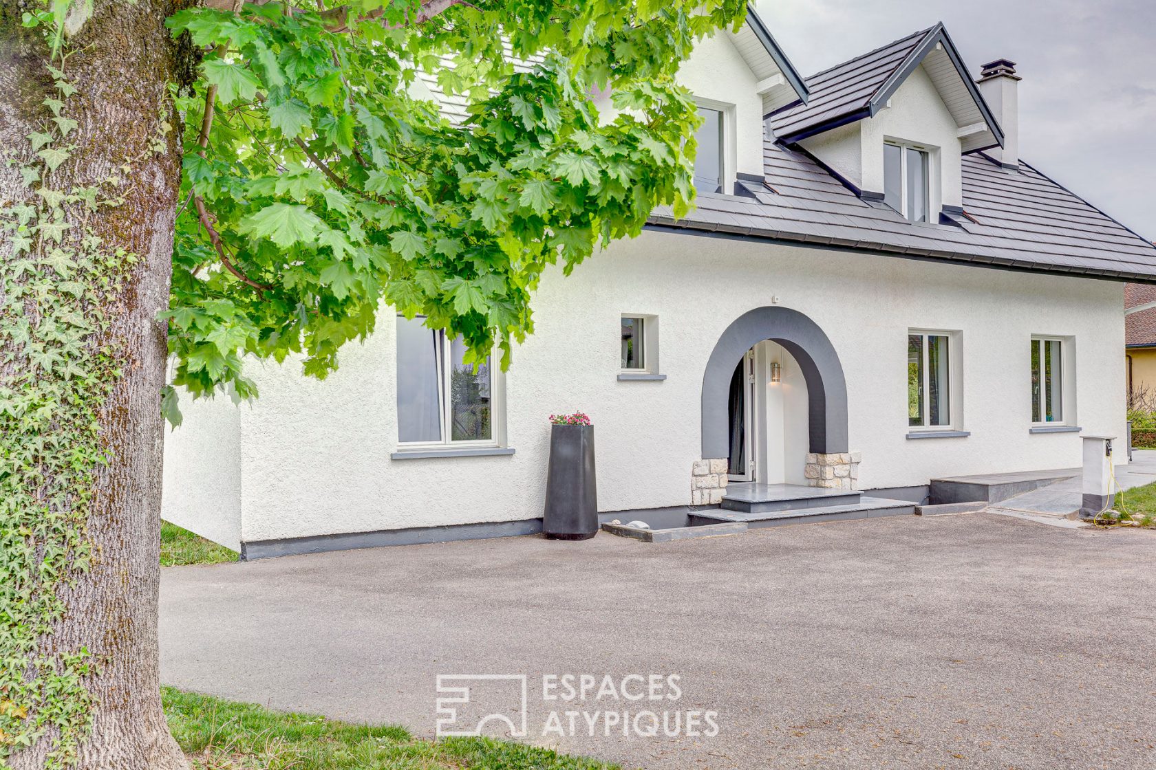Villa rénovée au calme vue montagnes