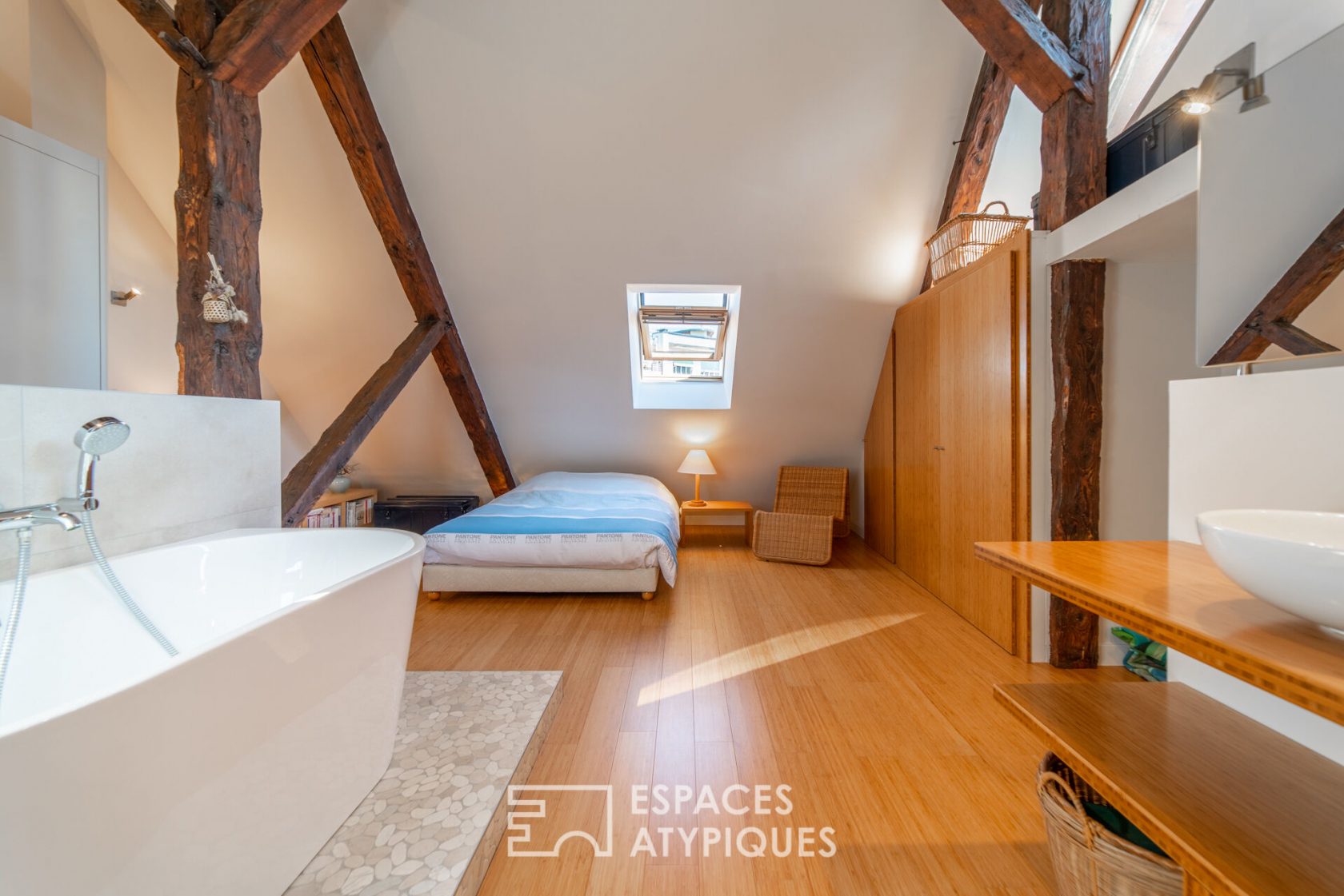 Charming triplex apartment in the city center