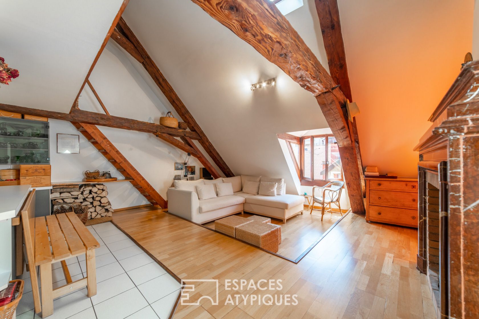 Charming triplex apartment in the city center