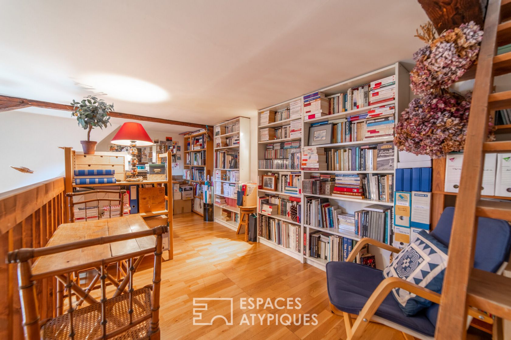 Charming triplex apartment in the city center