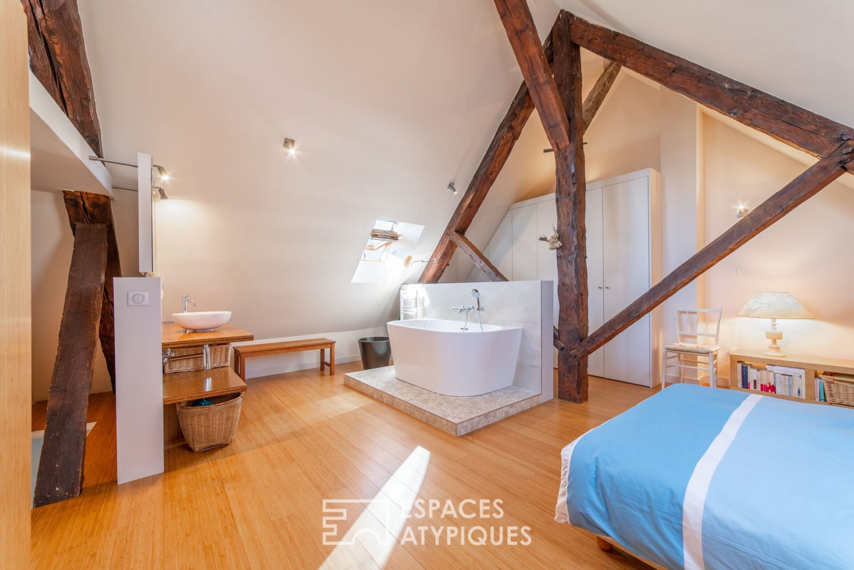 Charming triplex apartment in the city center