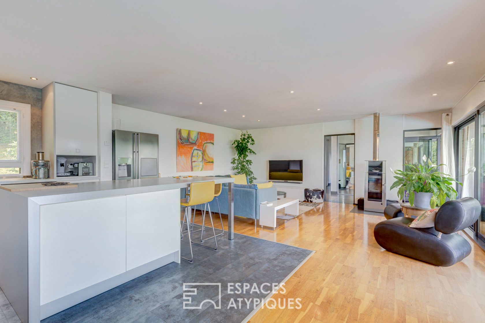 Maison ossature bois contemporaine rénovée avec vue
