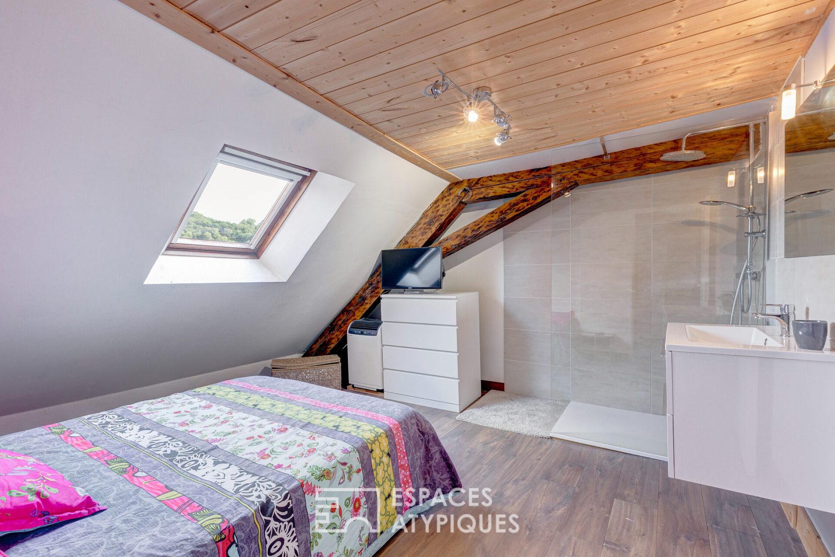 Triplex atypique en dernier étage