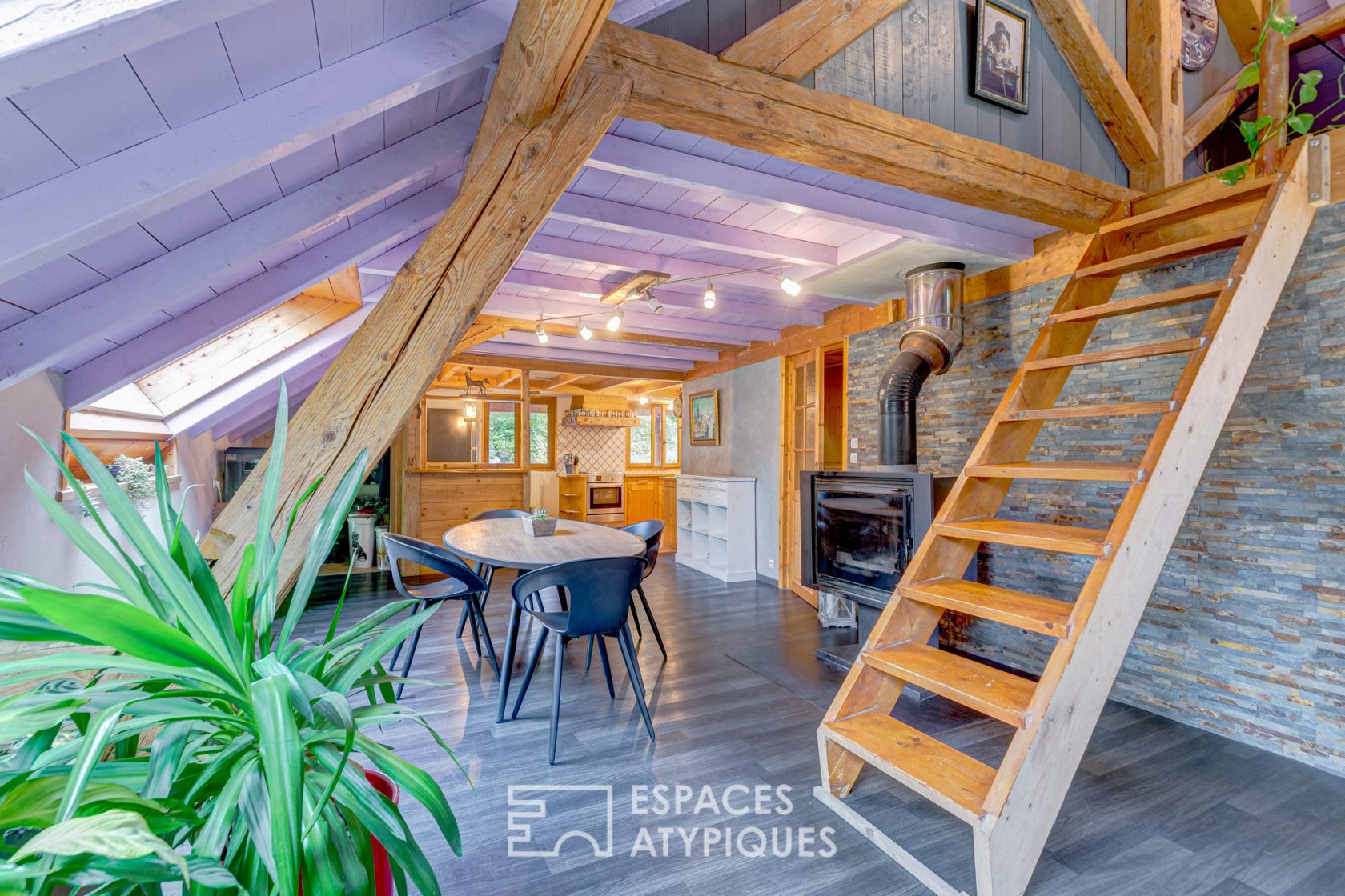 Moulin réhabilité et son écurie