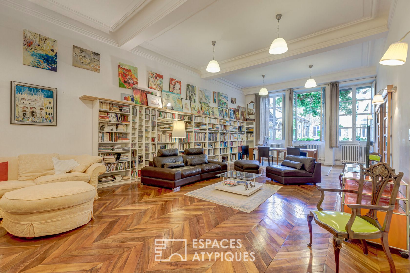 Appartement terrasse aux beaux volumes