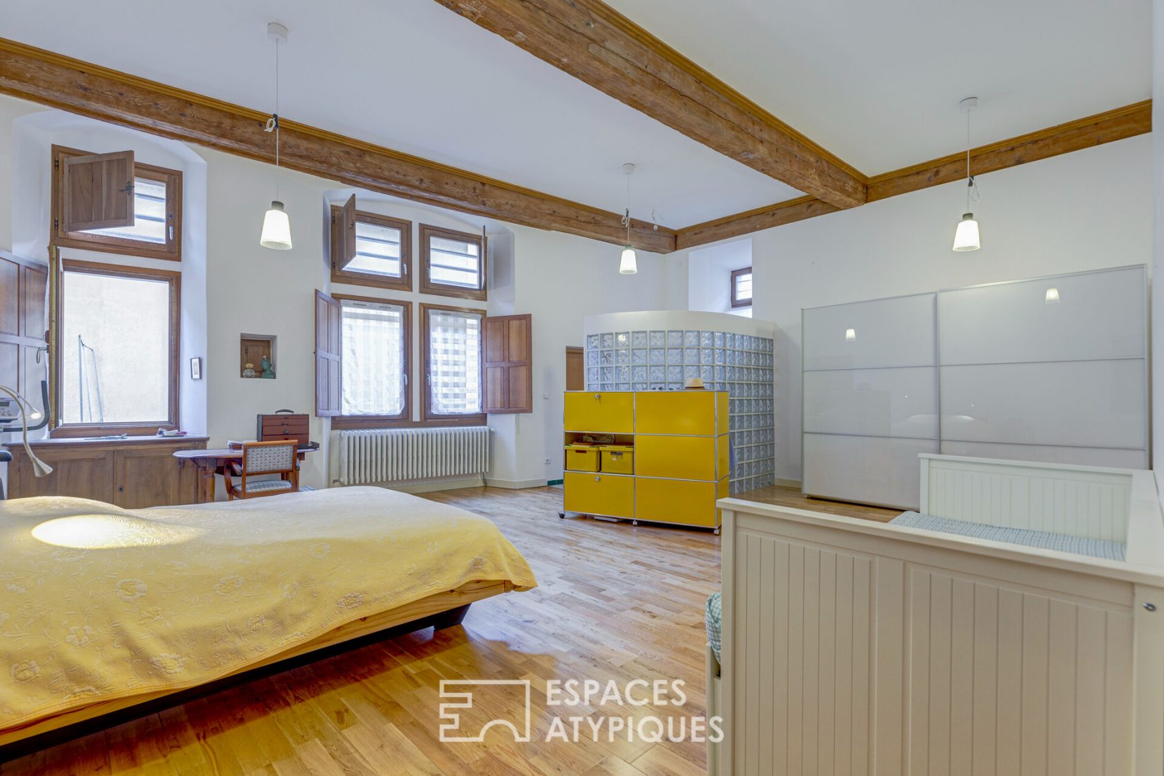 Appartement terrasse aux beaux volumes