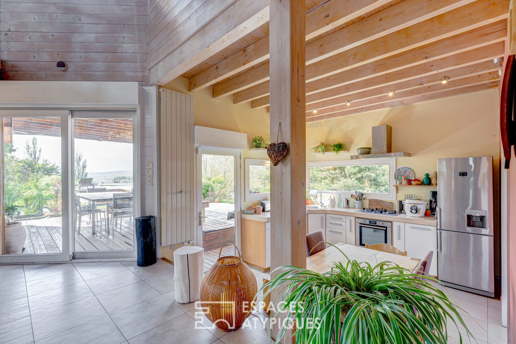 Maison d’architecte ossature bois avec piscine