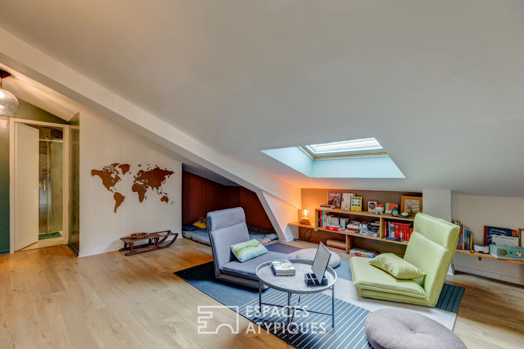 Old center duplex with terrace