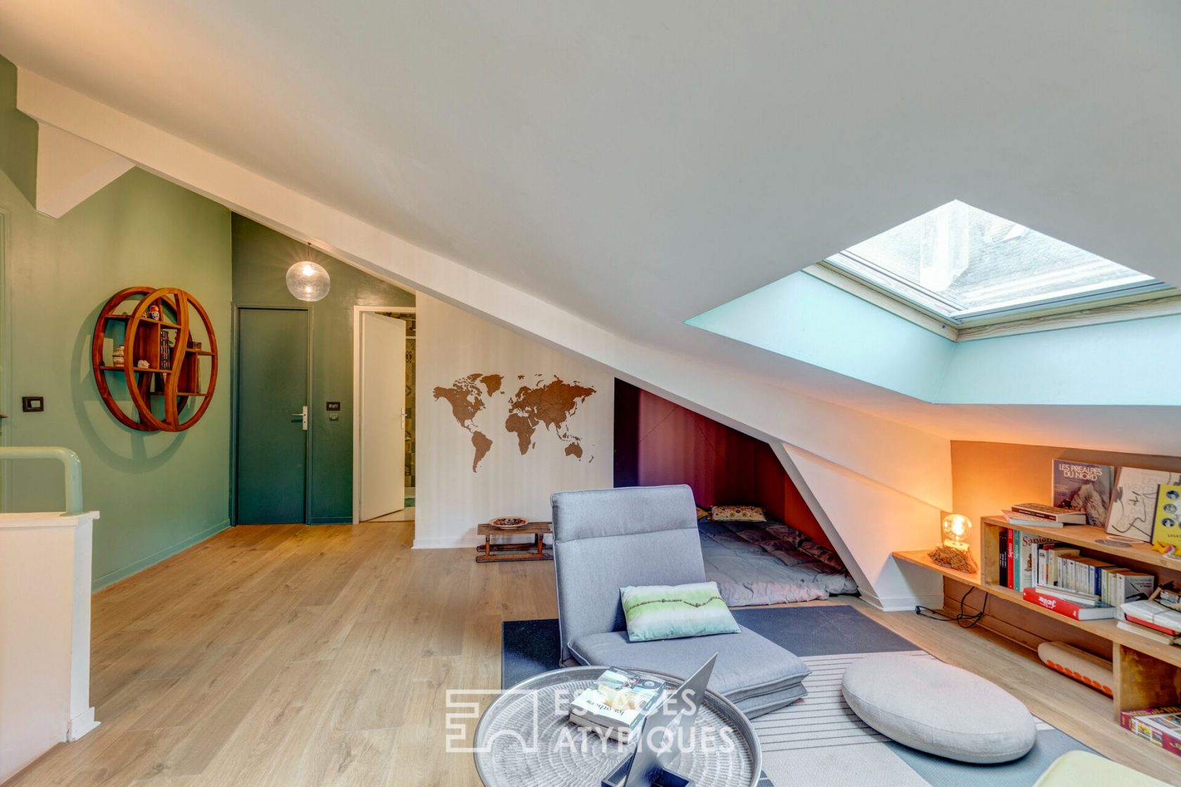Old center duplex with terrace