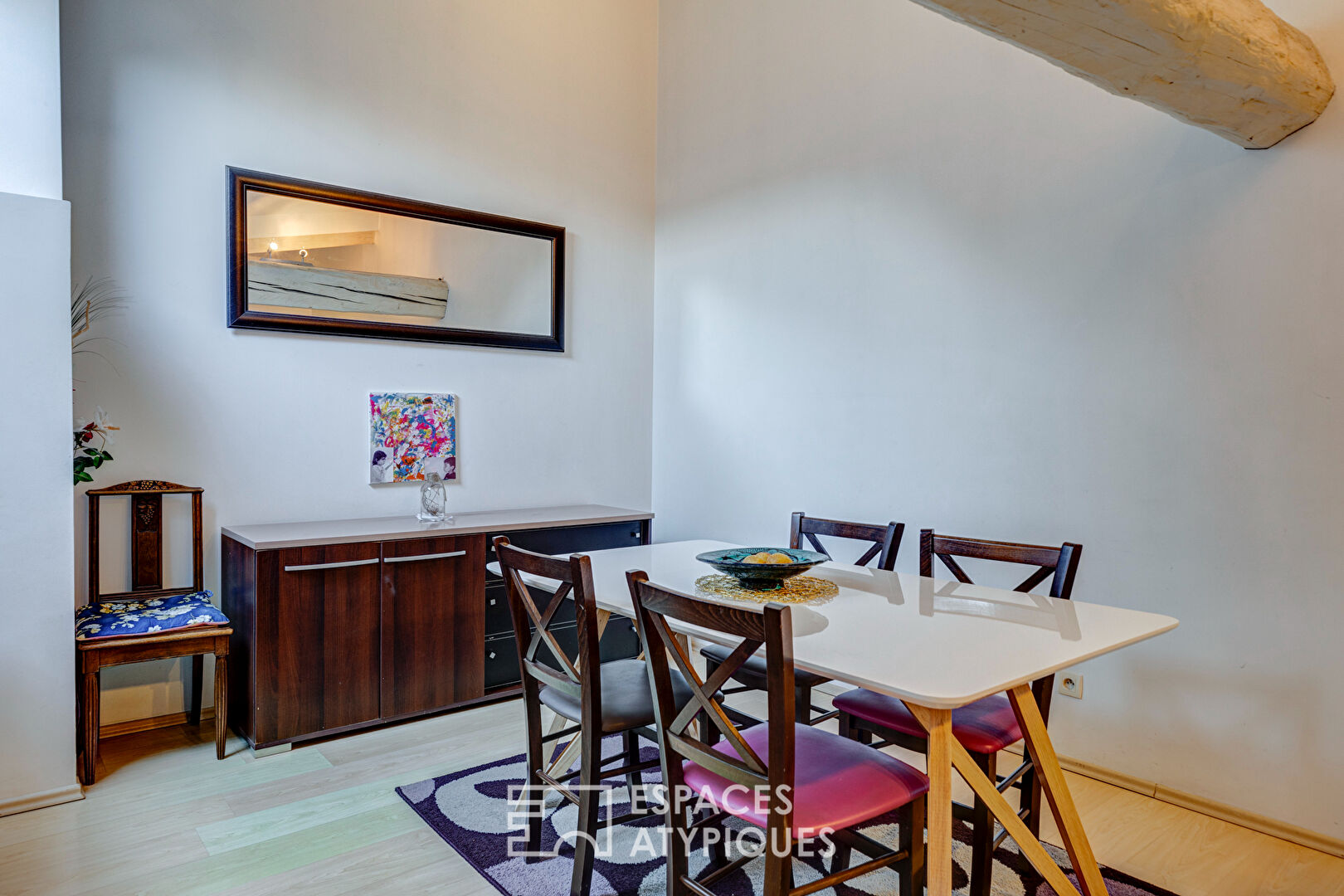 Character apartment in the heart of town