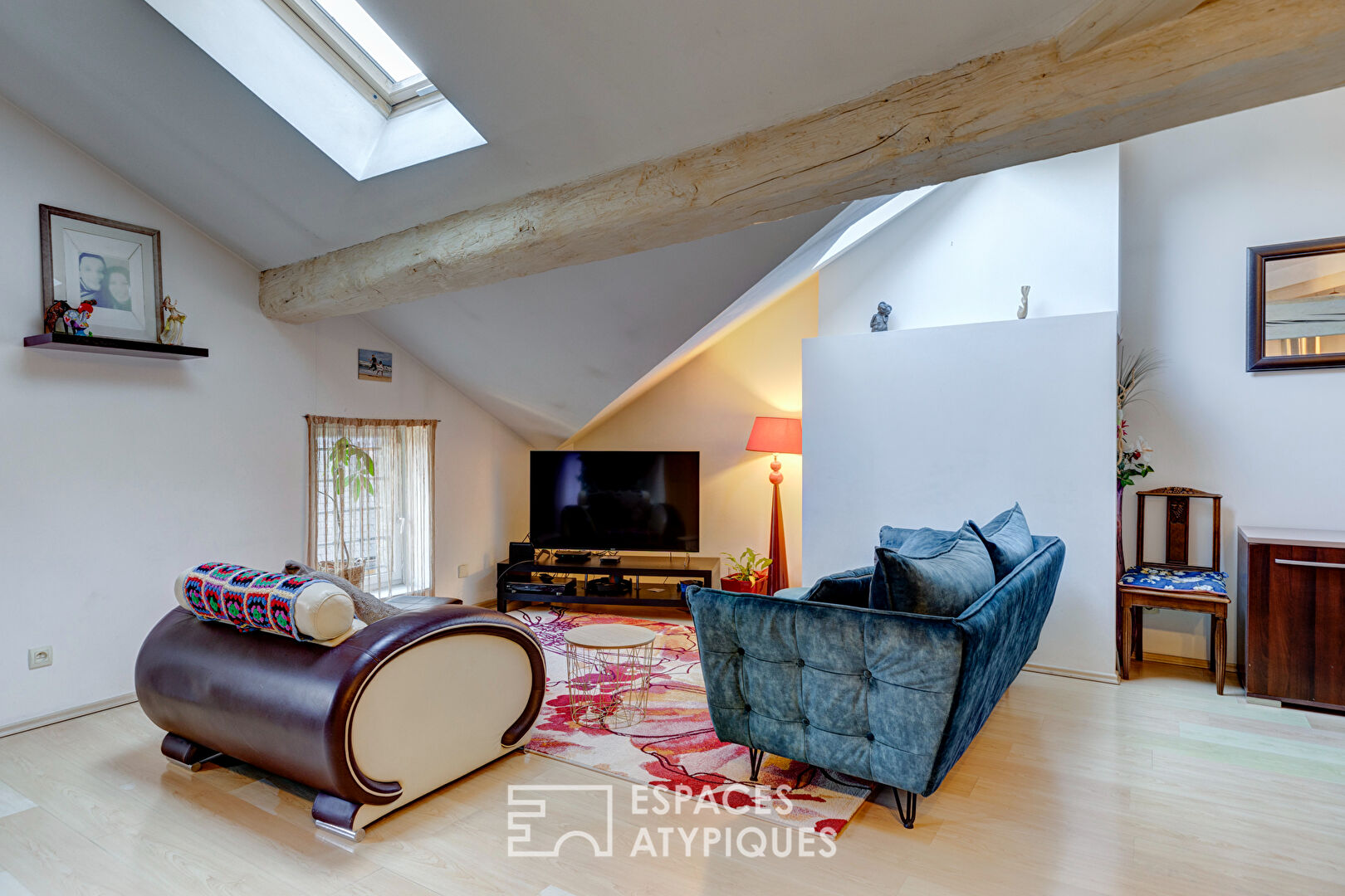 Character apartment in the heart of town