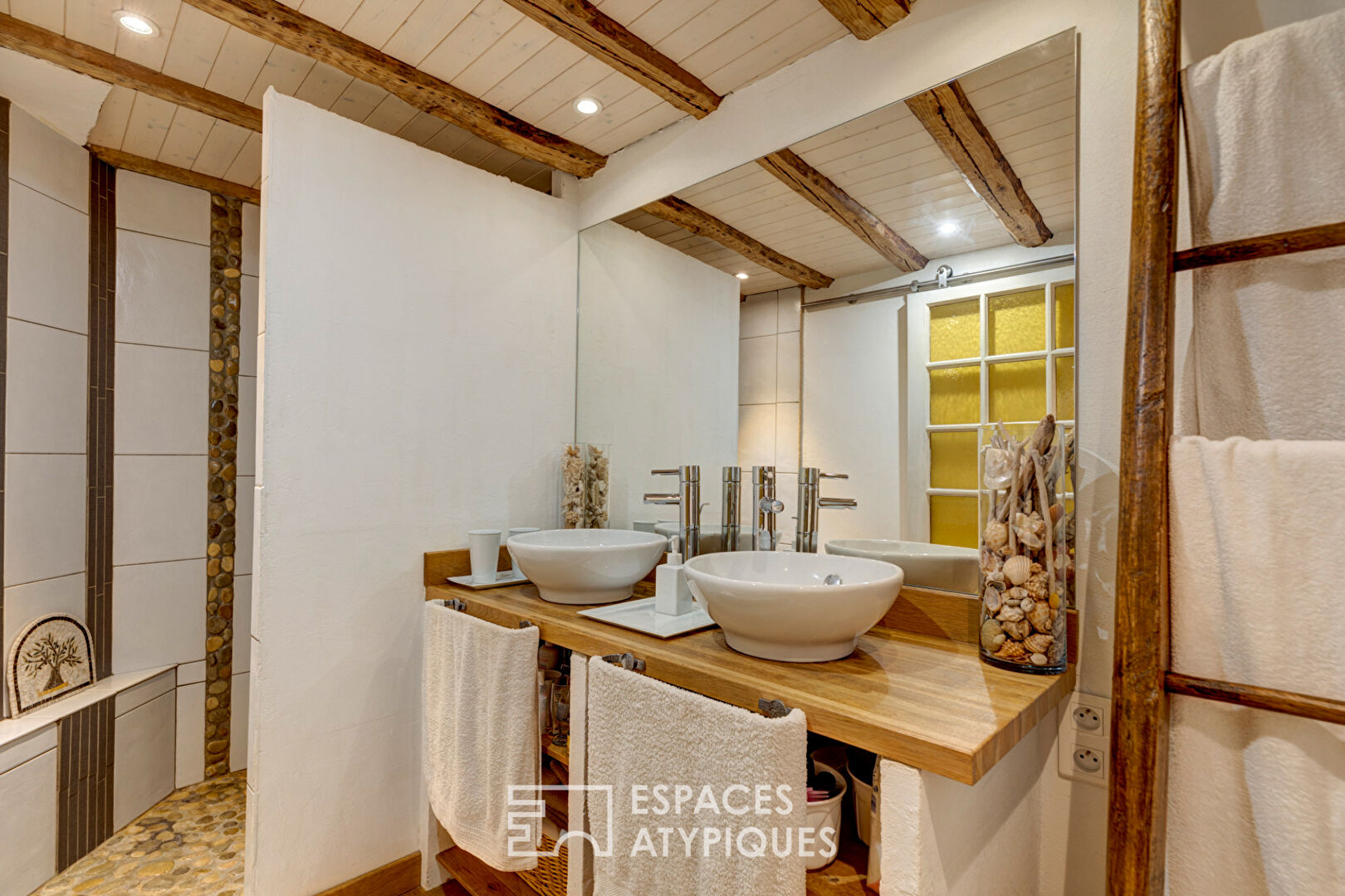 Appartement rénové en centre historique de Chambéry