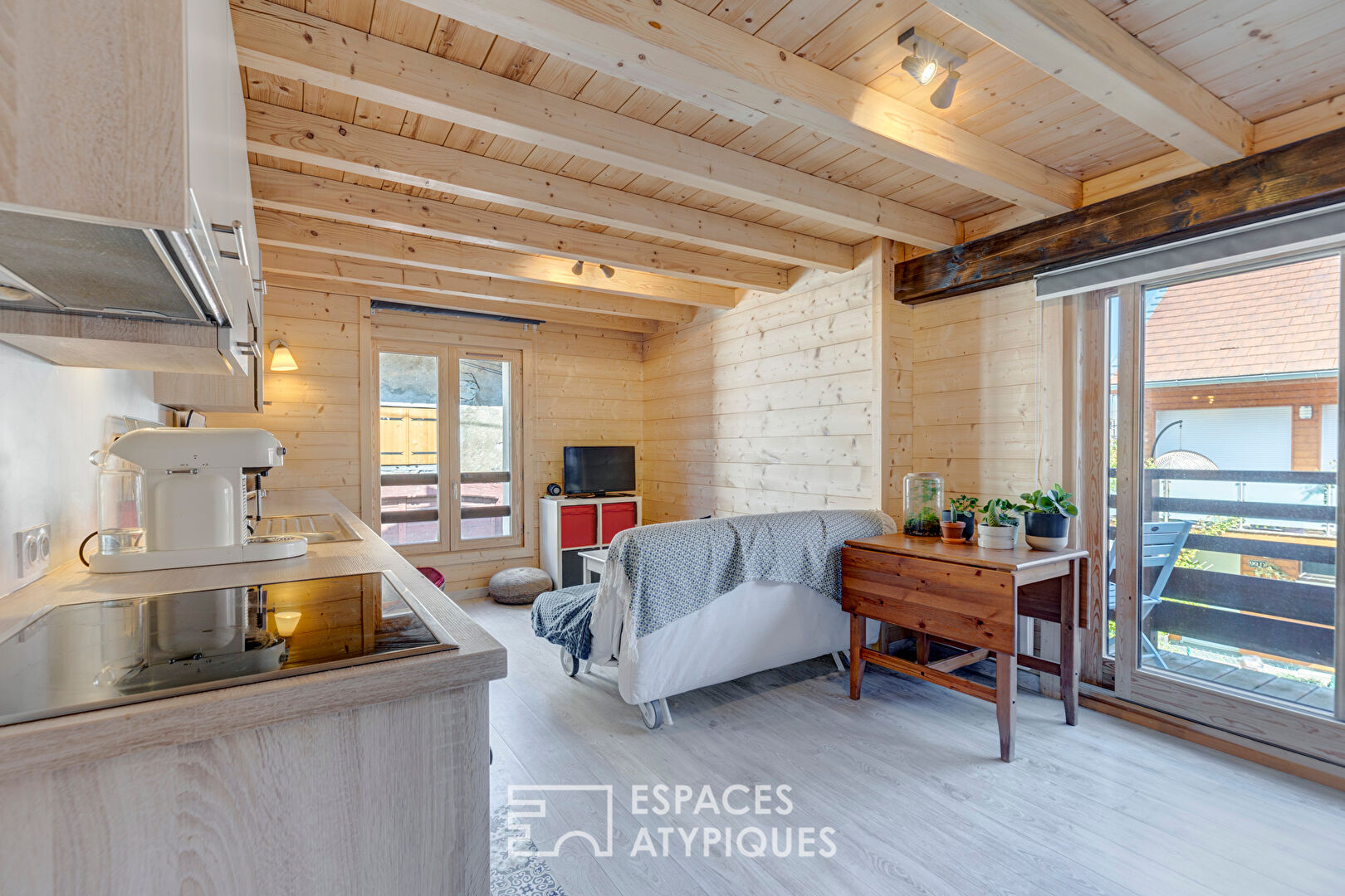 Charming village house and its outbuilding