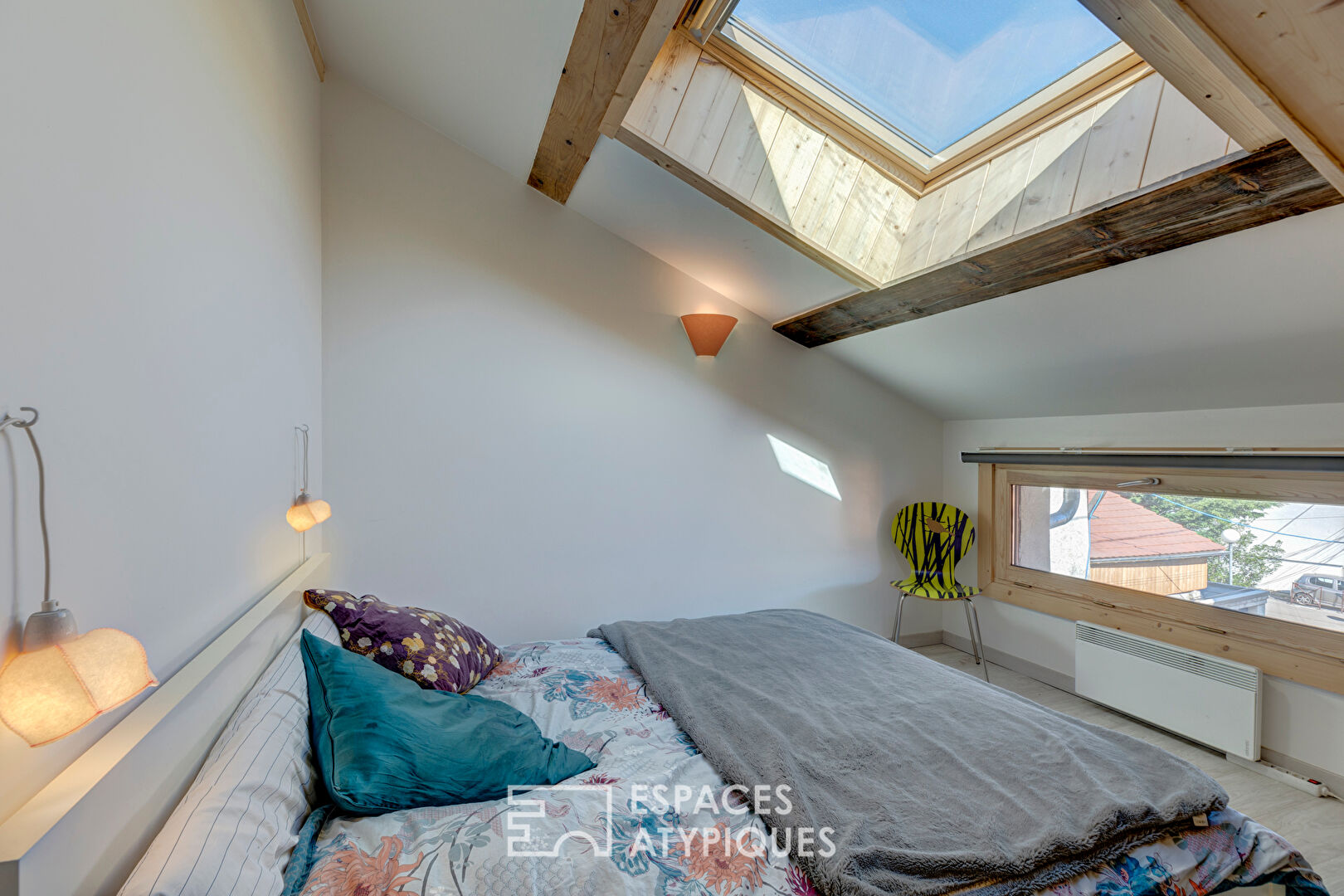 Charming village house and its outbuilding