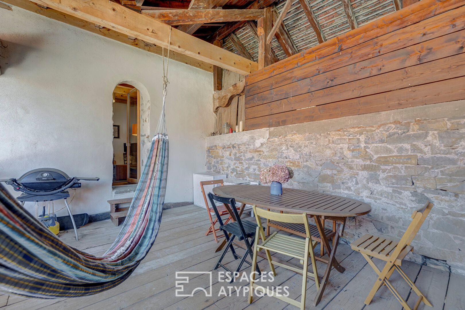 Charming village house and its outbuilding