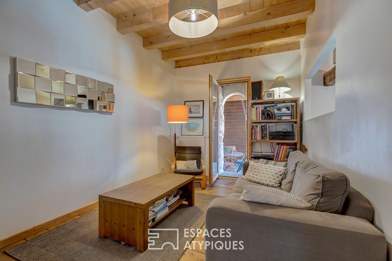 Charming village house and its outbuilding
