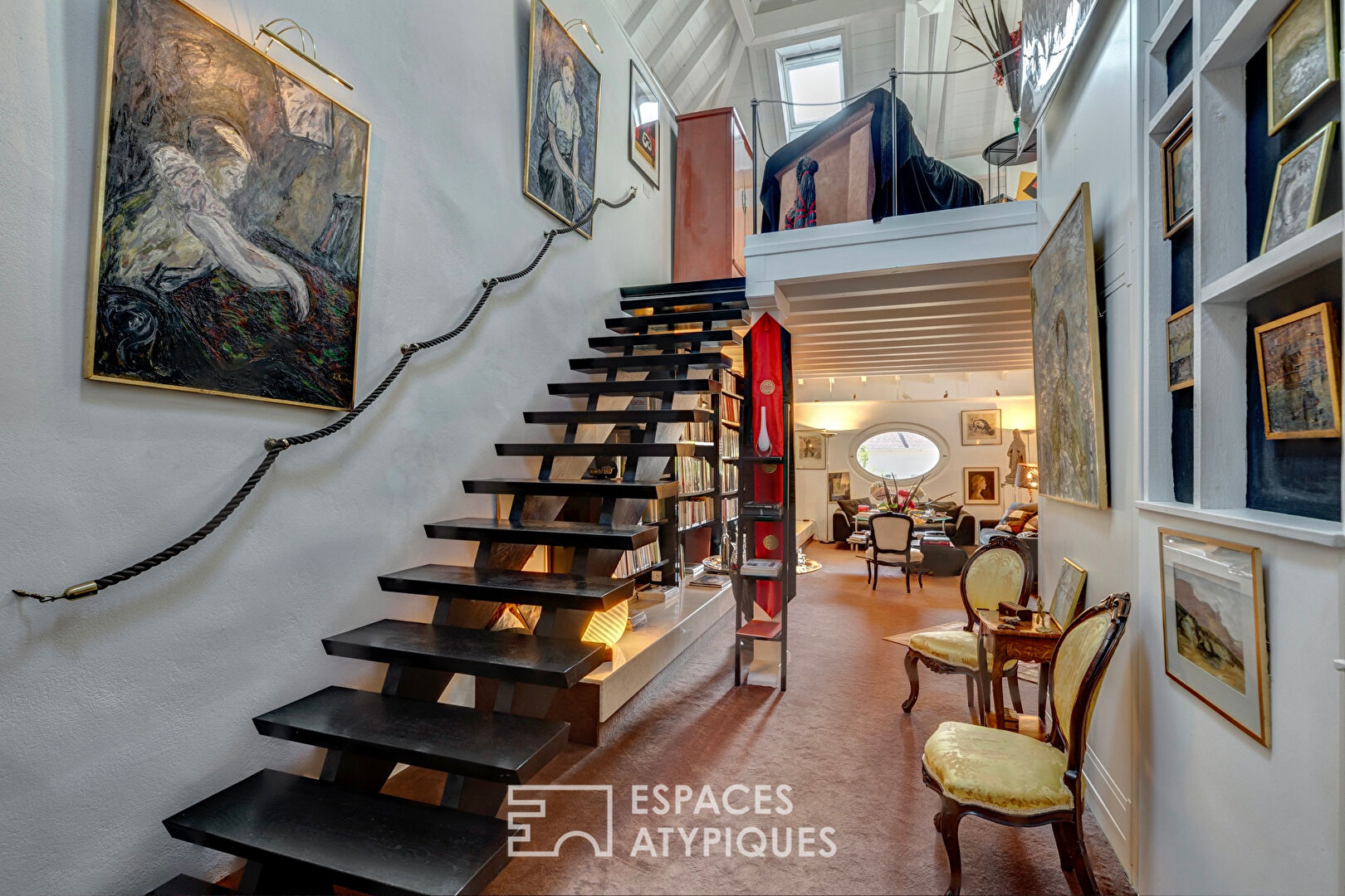 Discrète et surprenante maison de ville