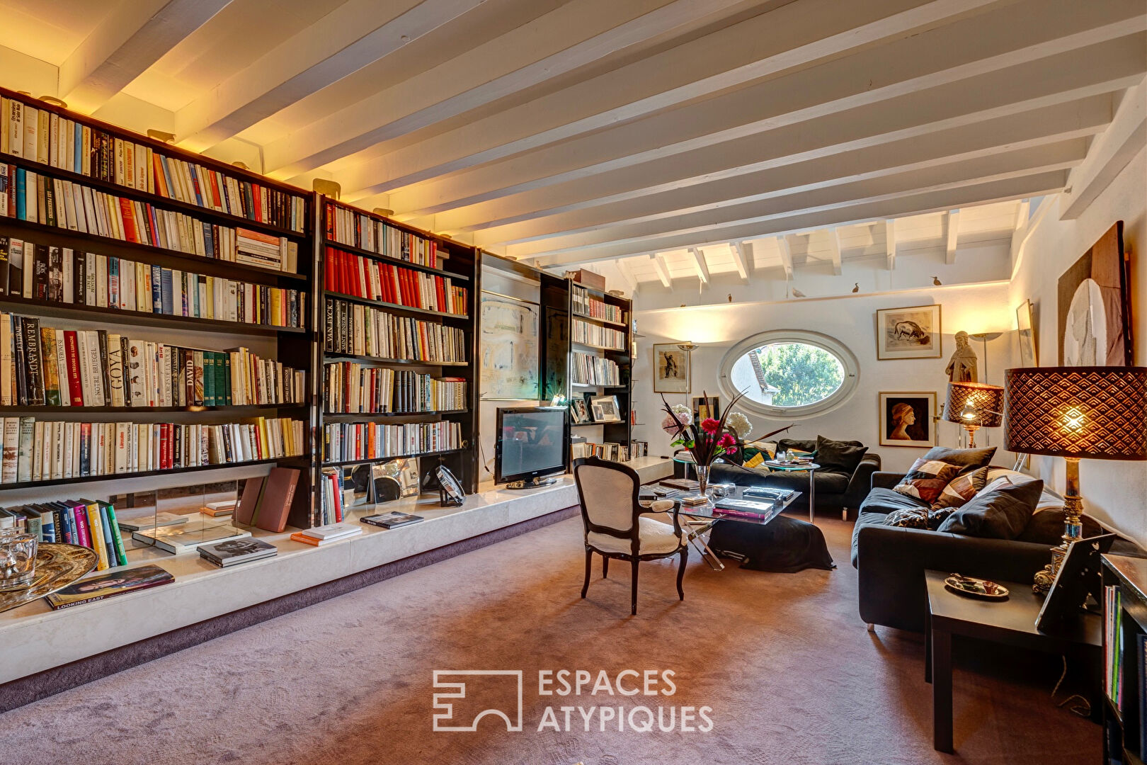 Discrète et surprenante maison de ville