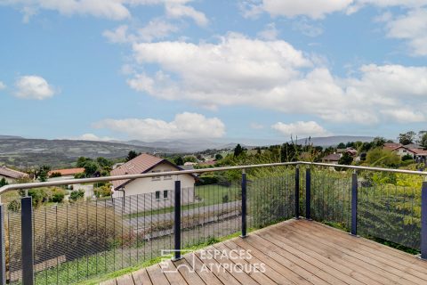 Duplex avec vue dégagée et jardin