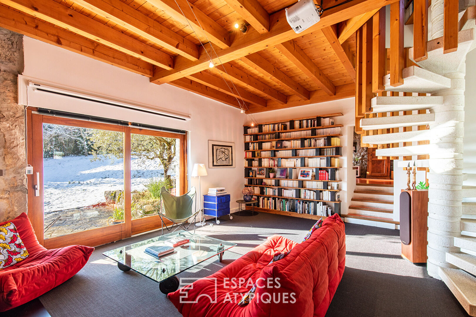 Maison de caractère avec terrasses et vue