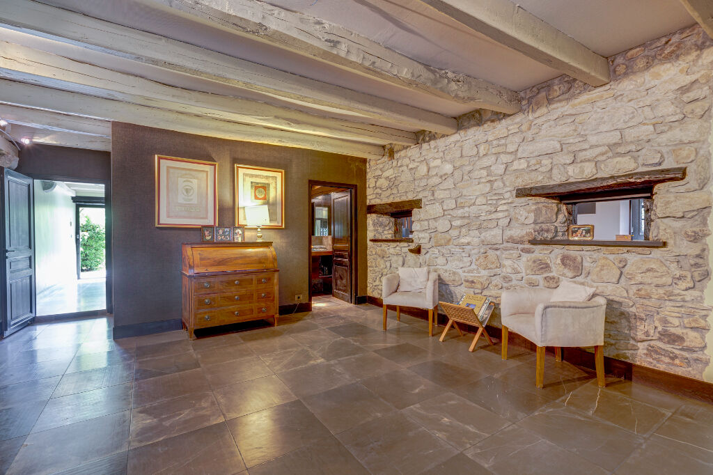 Charme 1800 et jardin verdoyant