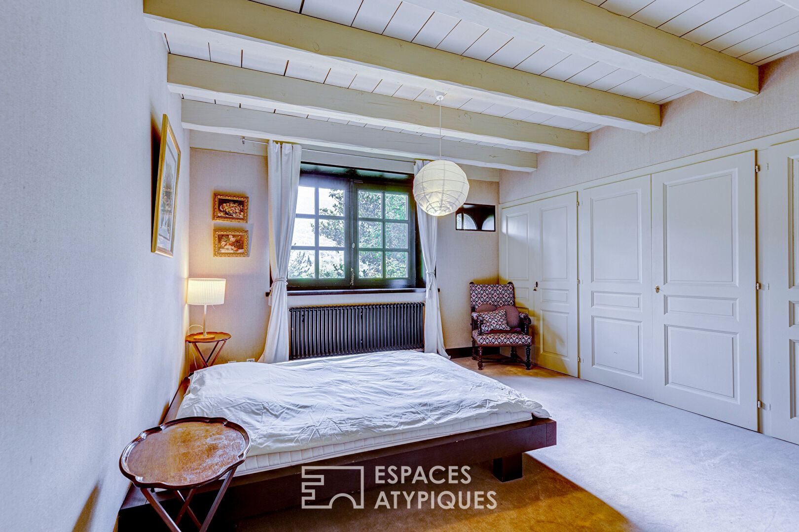 Charme 1800 et jardin verdoyant