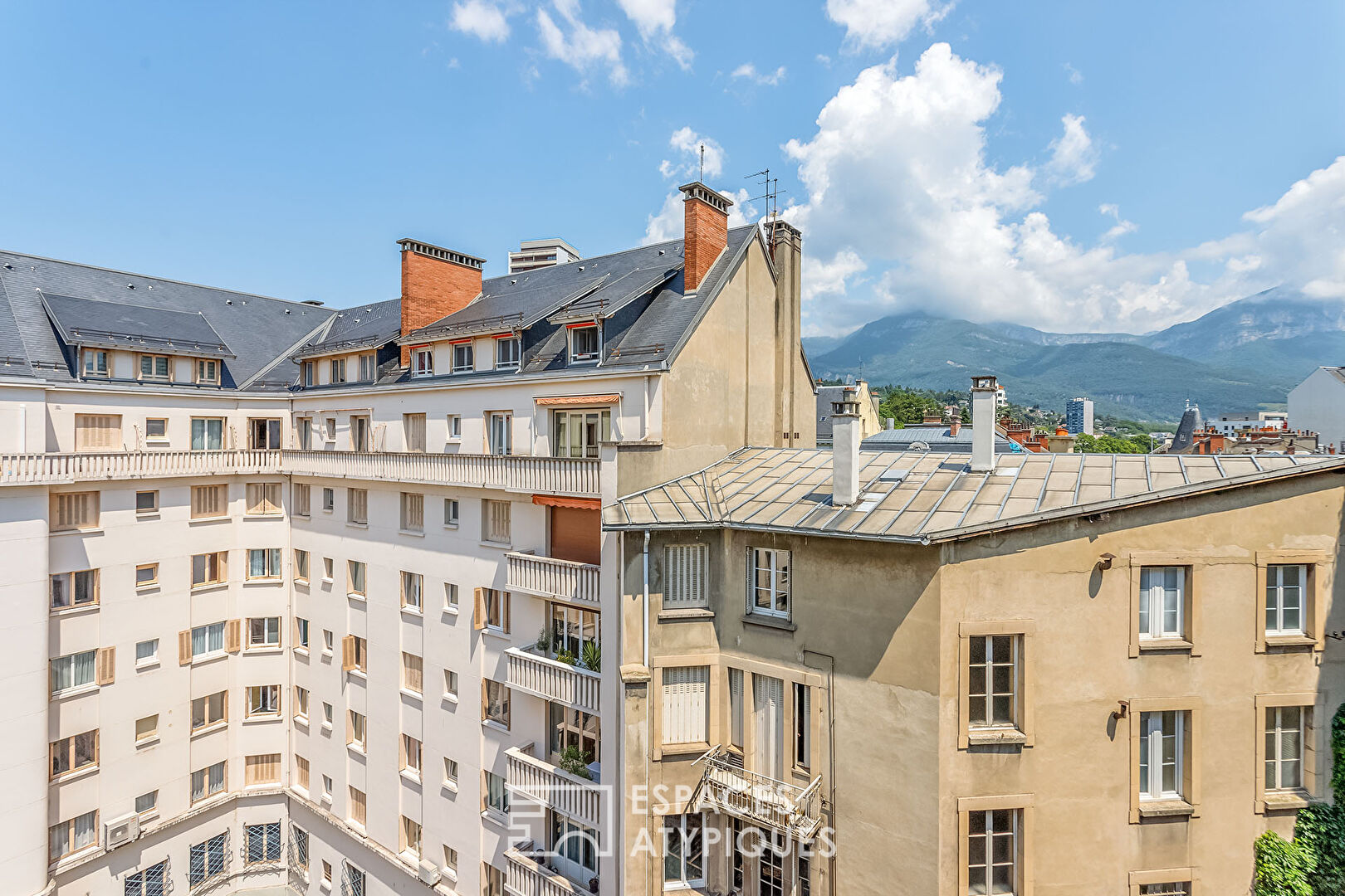 Apartment in the old center of Chambéry