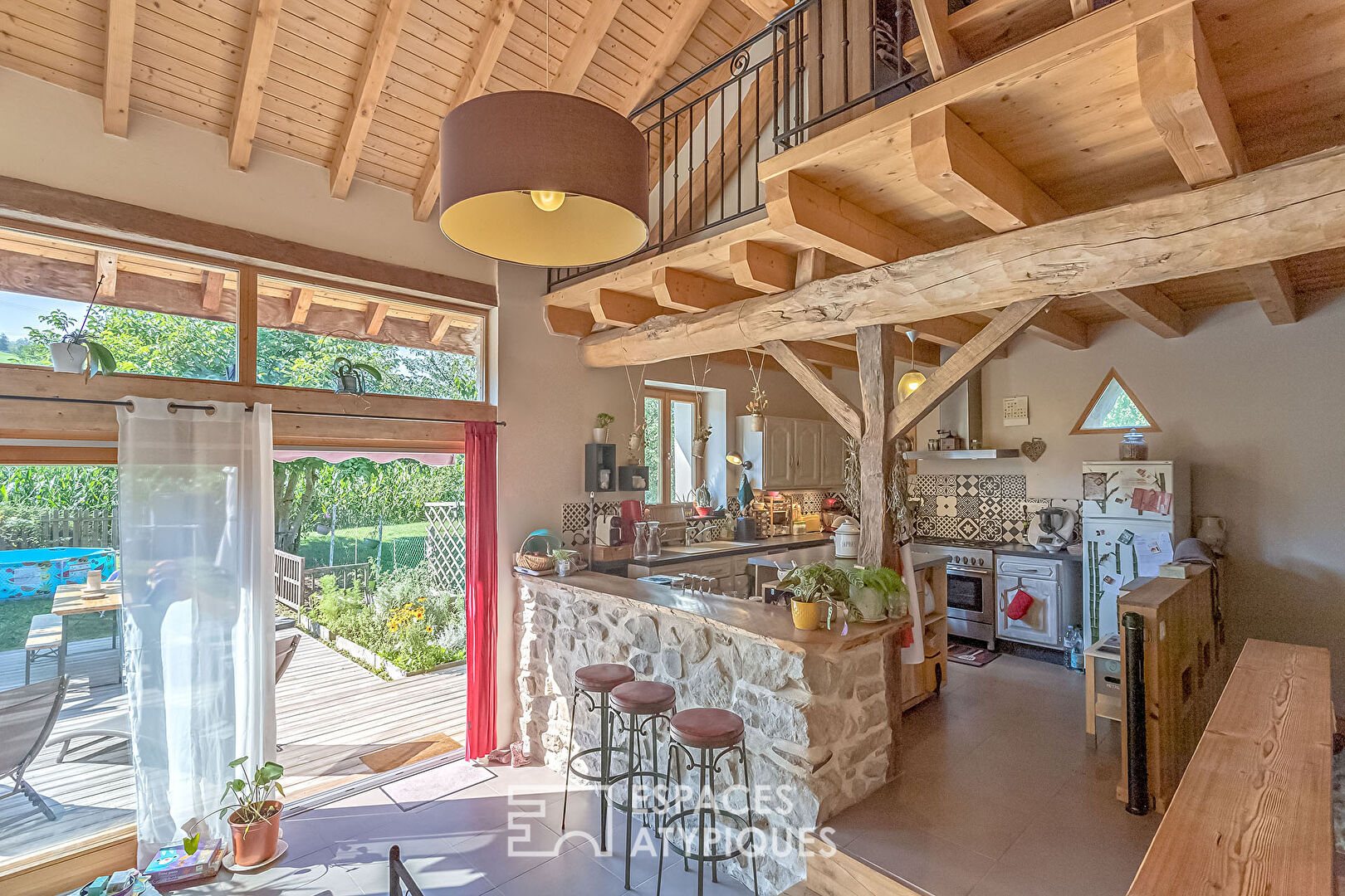 Maison mitoyenne de caractère avec studio indépendant
